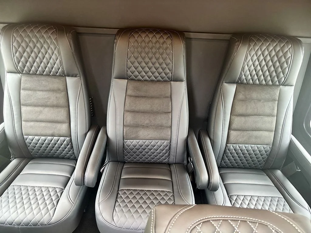 New 2025  Mercedes-Benz 15 Passenger Sliding Door image 18