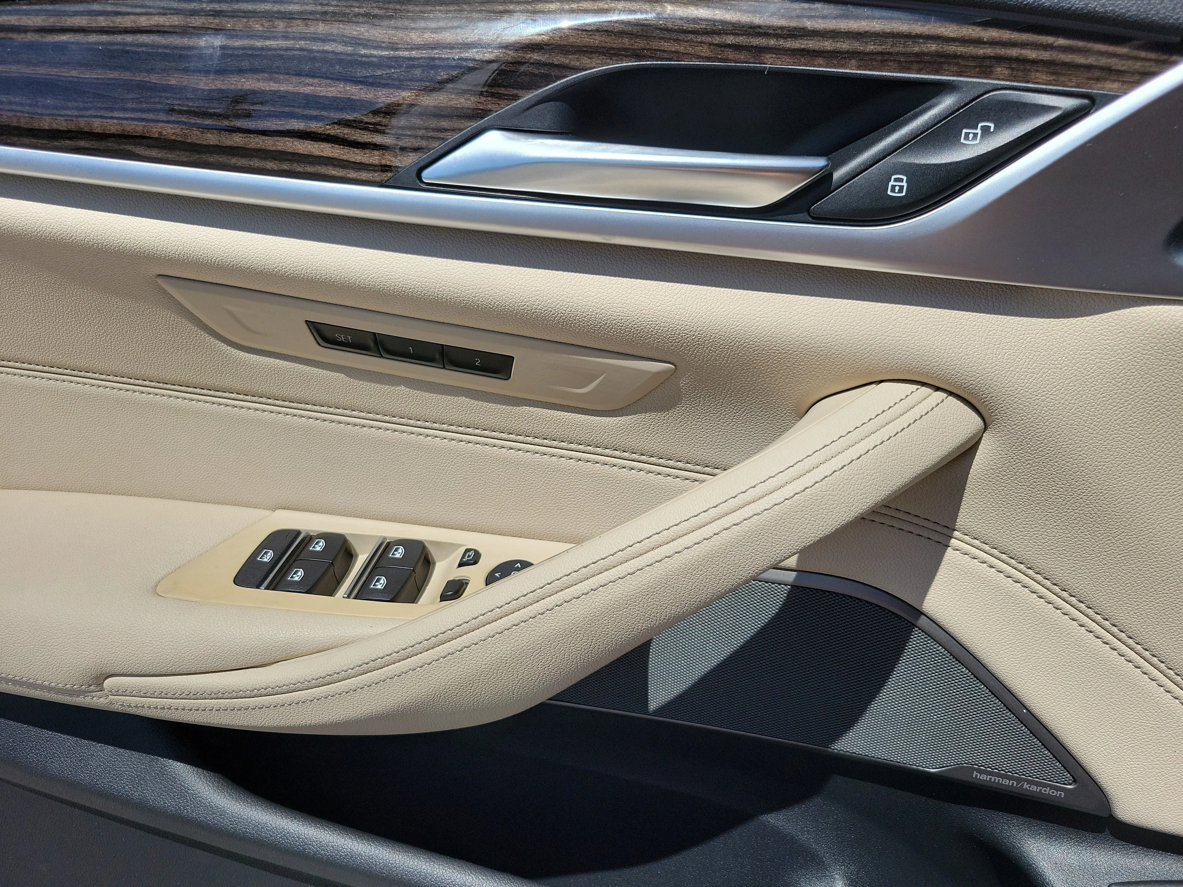 2023 BMW 5 Series 530i - Photo 9