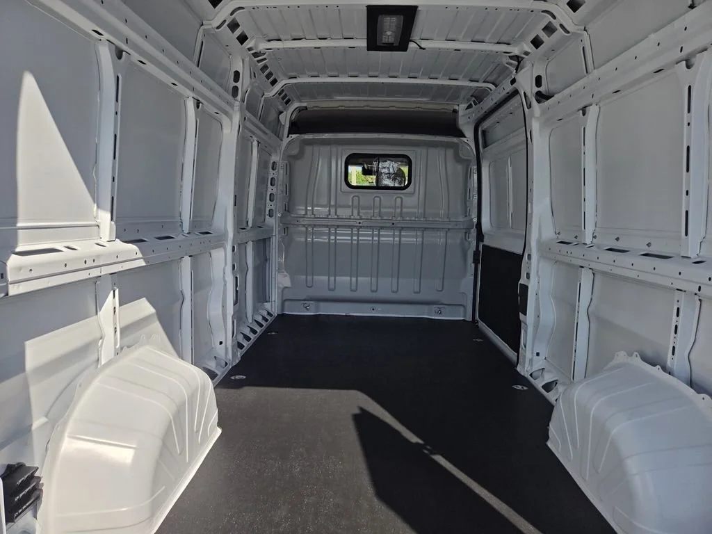 New 2026 Bright White Clear-Coat Exterior Paint RAM Tradesman image 18