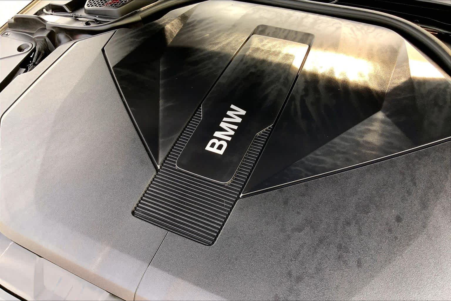 Used 2026 Black Sapphire Metallic BMW xDrive40 image 31