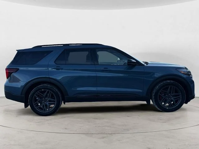 2026 Ford Explorer ST - Photo 6