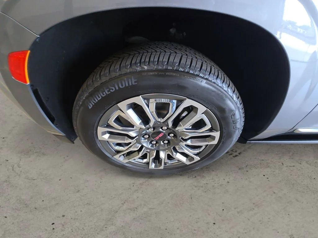 Used 2022 Gray GMC Denali image 9