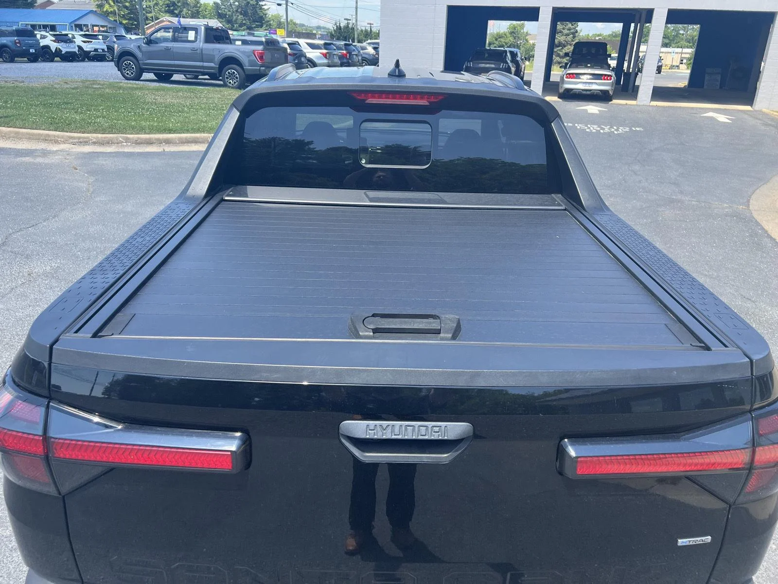 Certified Used 2022 Phantom Black Hyundai SEL image 5