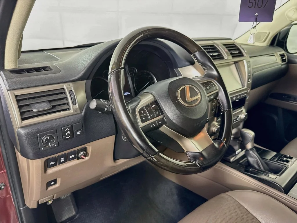 Used 2020 Red Lexus 460 image 10