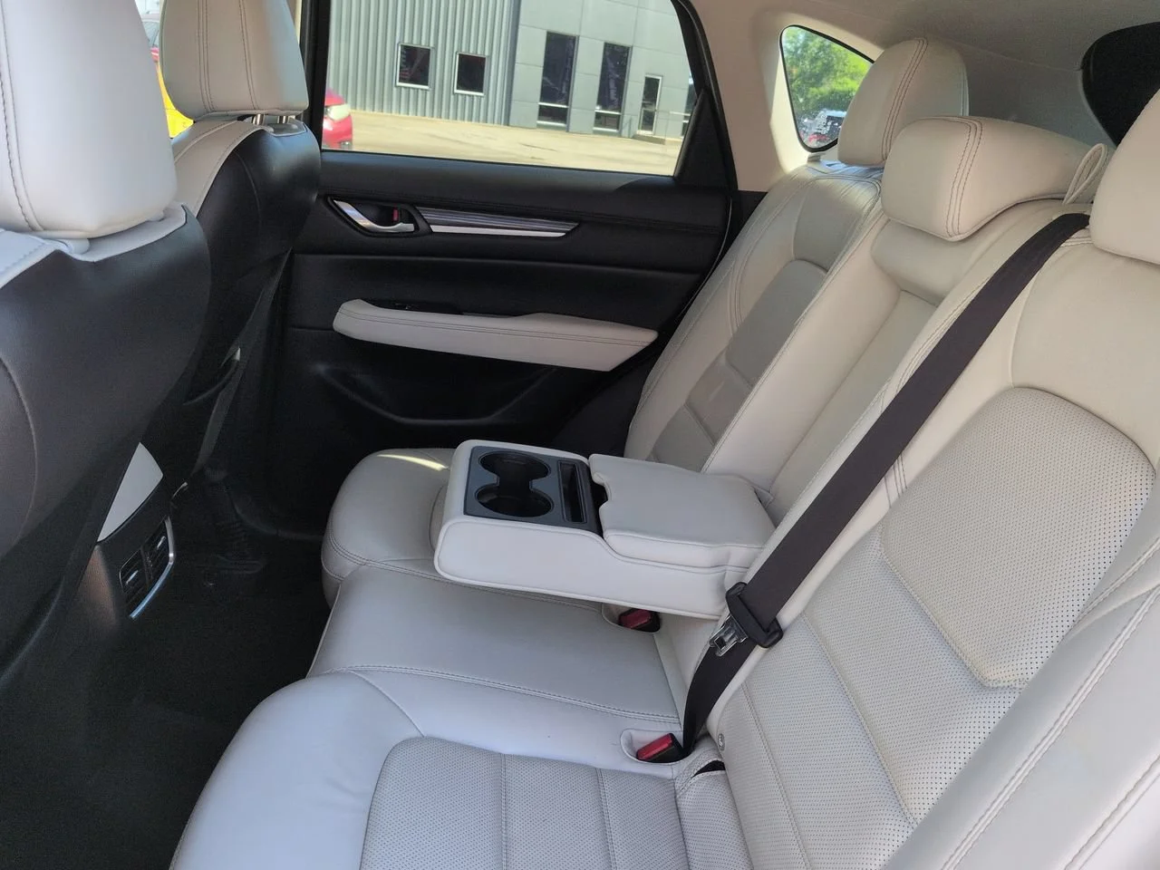 Used 2020 Snowflake White Pearl Mica Mazda Grand Touring image 14