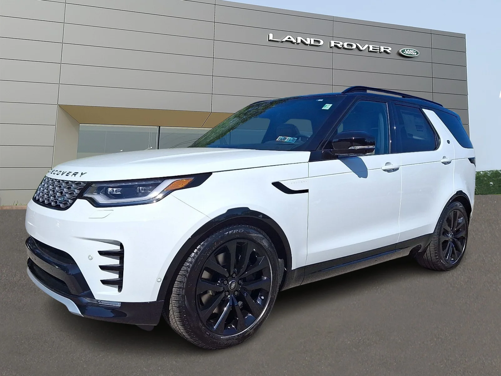 2026 Land Rover Discovery P360 Gemini Edition's photo