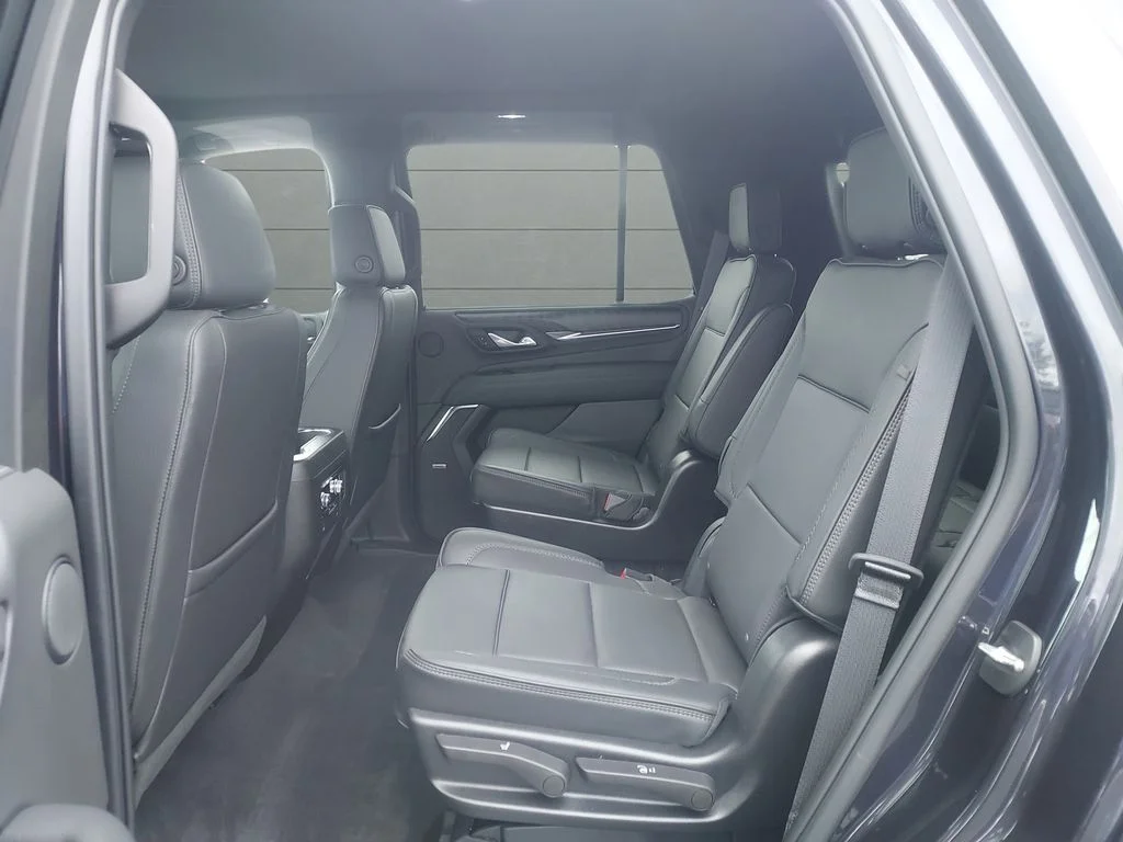 Used 2023 Silver GMC Denali image 22