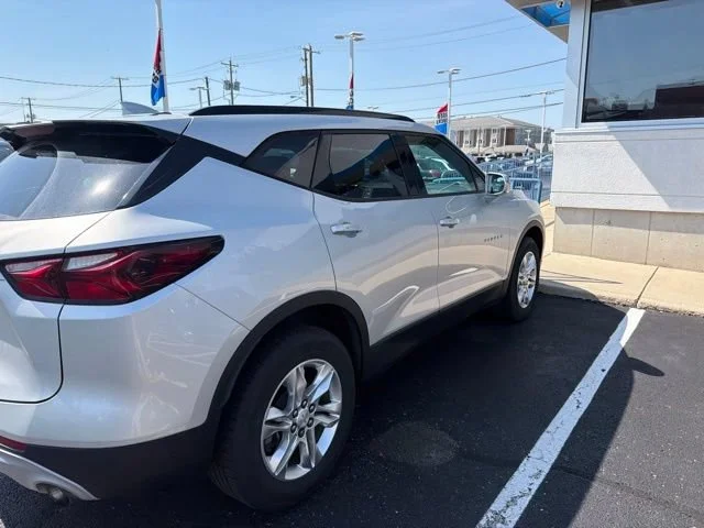 Used 2019 SILVER ICE METALLIC Chevrolet LT w/1LT image 3