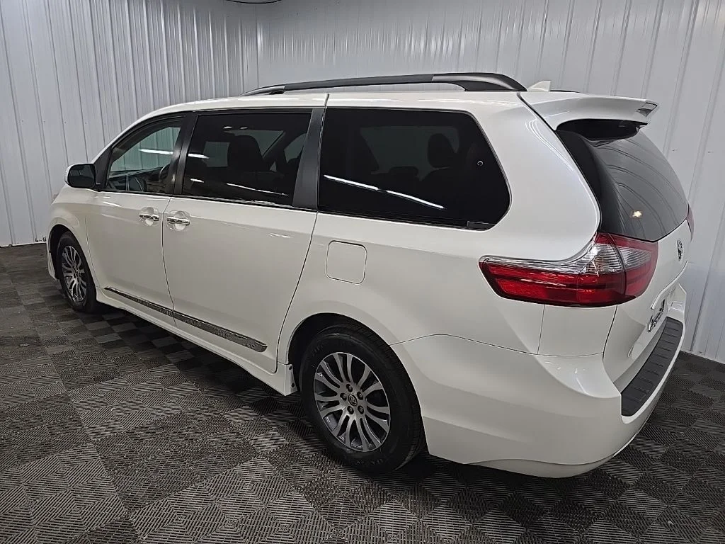 Used 2020 White Toyota XLE image 9