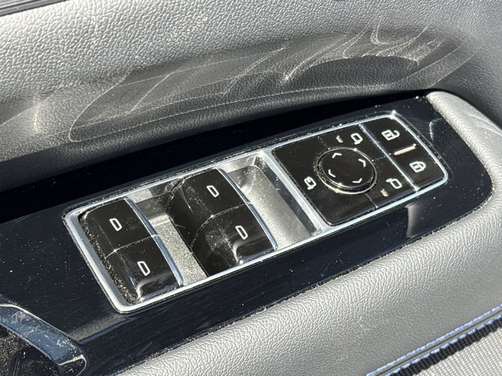 2026 Cadillac Escalade IQL Luxury - Photo 14
