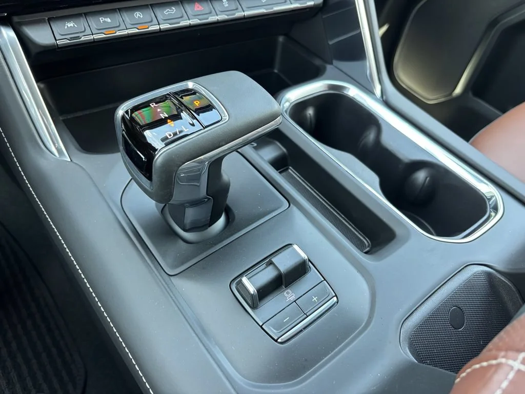 New 2026 Glacier White Tricoat GMC Denali Ultimate image 25