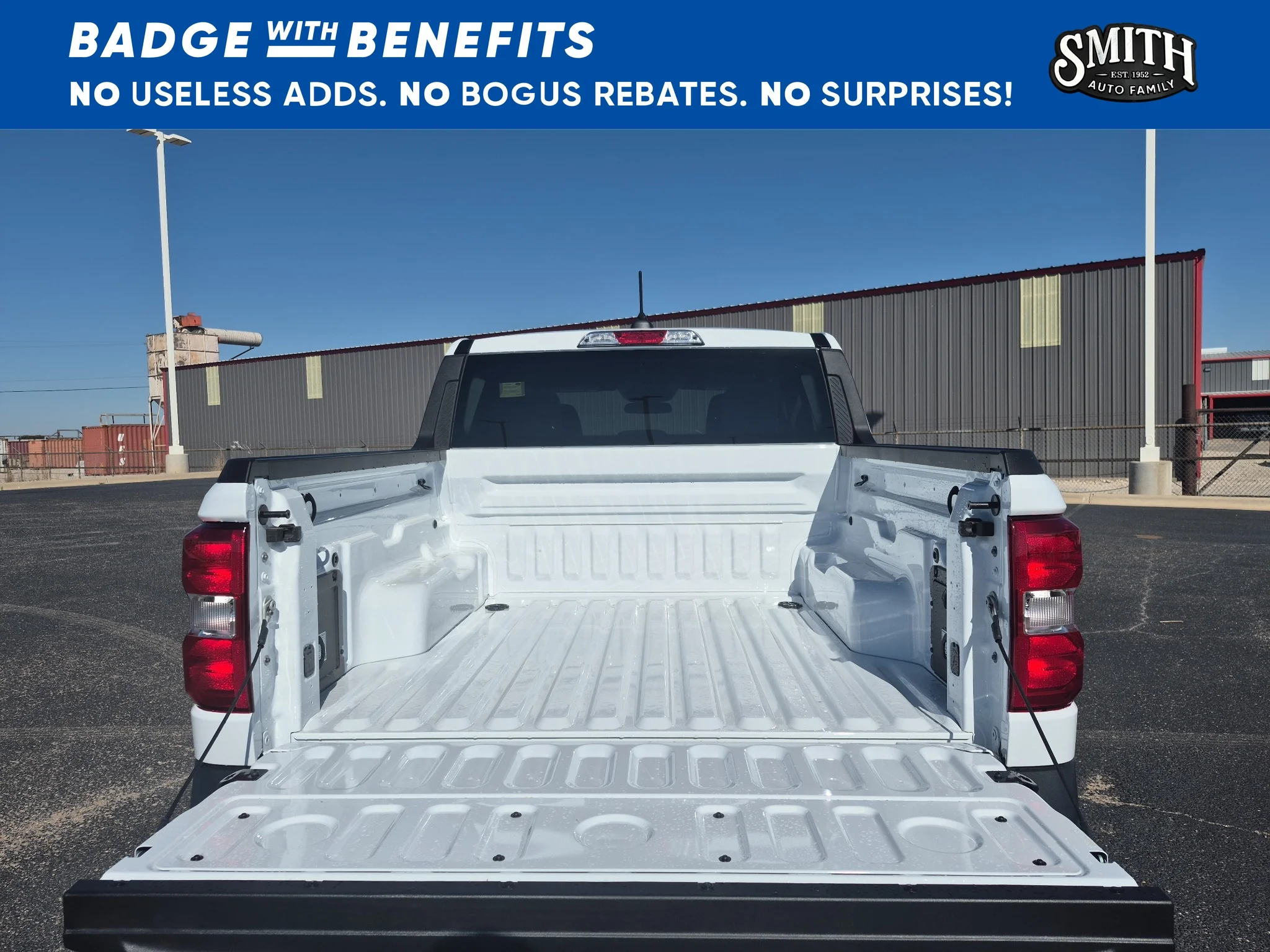 New 2026 Oxford White Ford XLT image 30