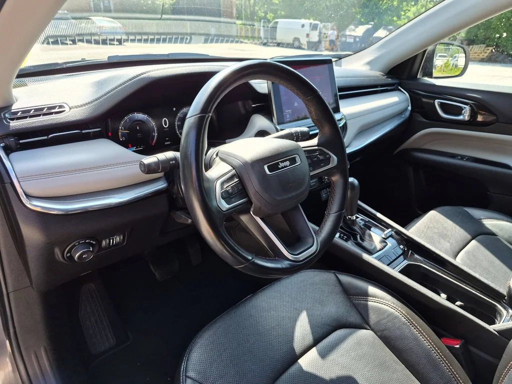 Used 2022 Gray Jeep Limited image 13