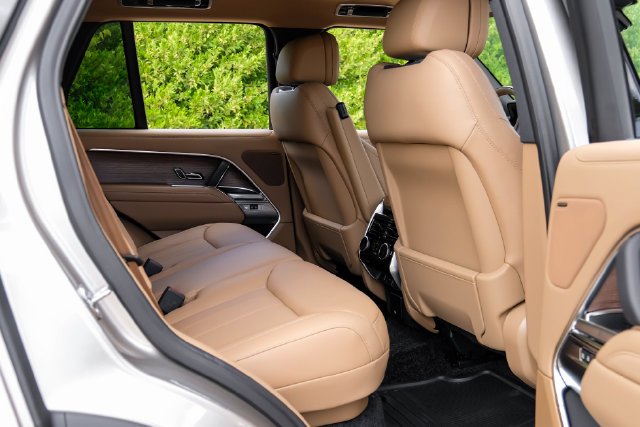 New 2027 Gold Land Rover SE image 49