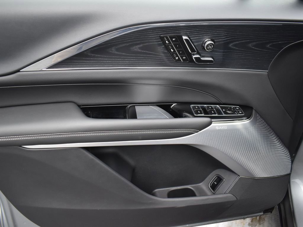 2024 CADILLAC LYRIQ - Image 10