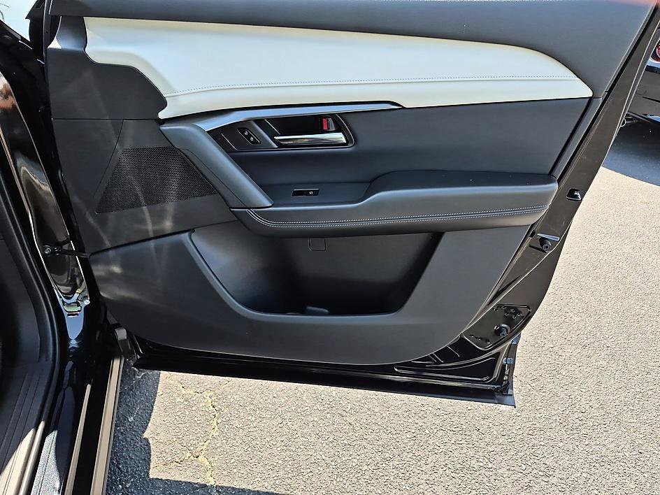 New 2026 Jet Black Mica Mazda 2.5 S Preferred AWD image 32