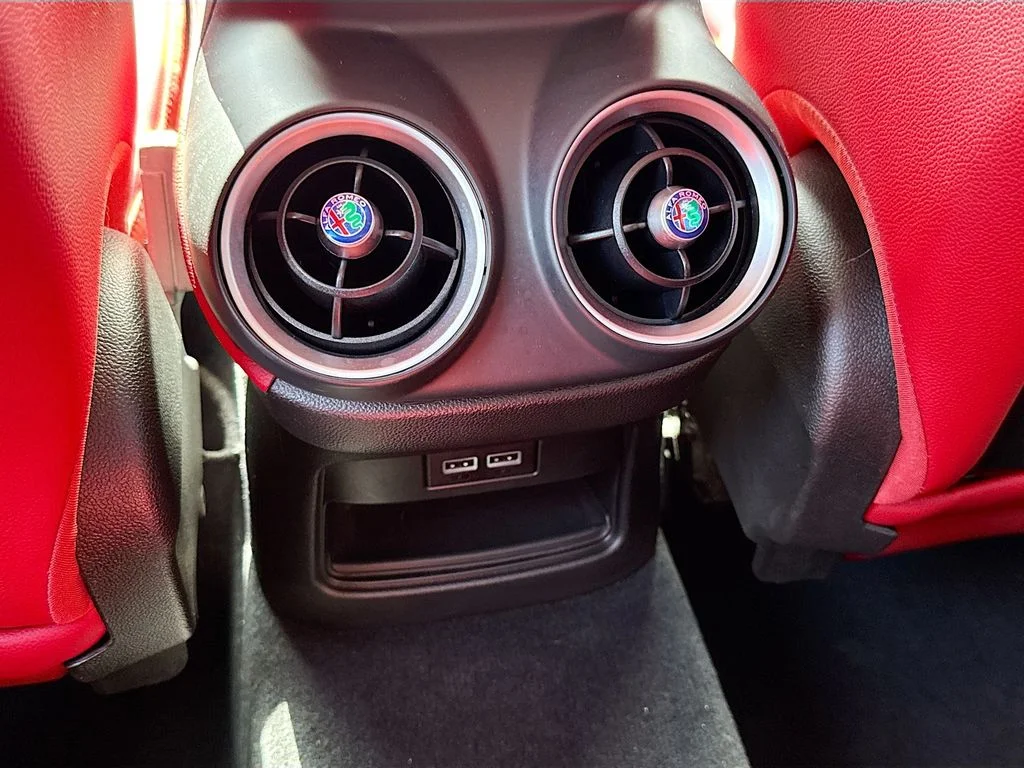 Used 2021 Alfa Rosso Alfa Romeo Sprint image 24