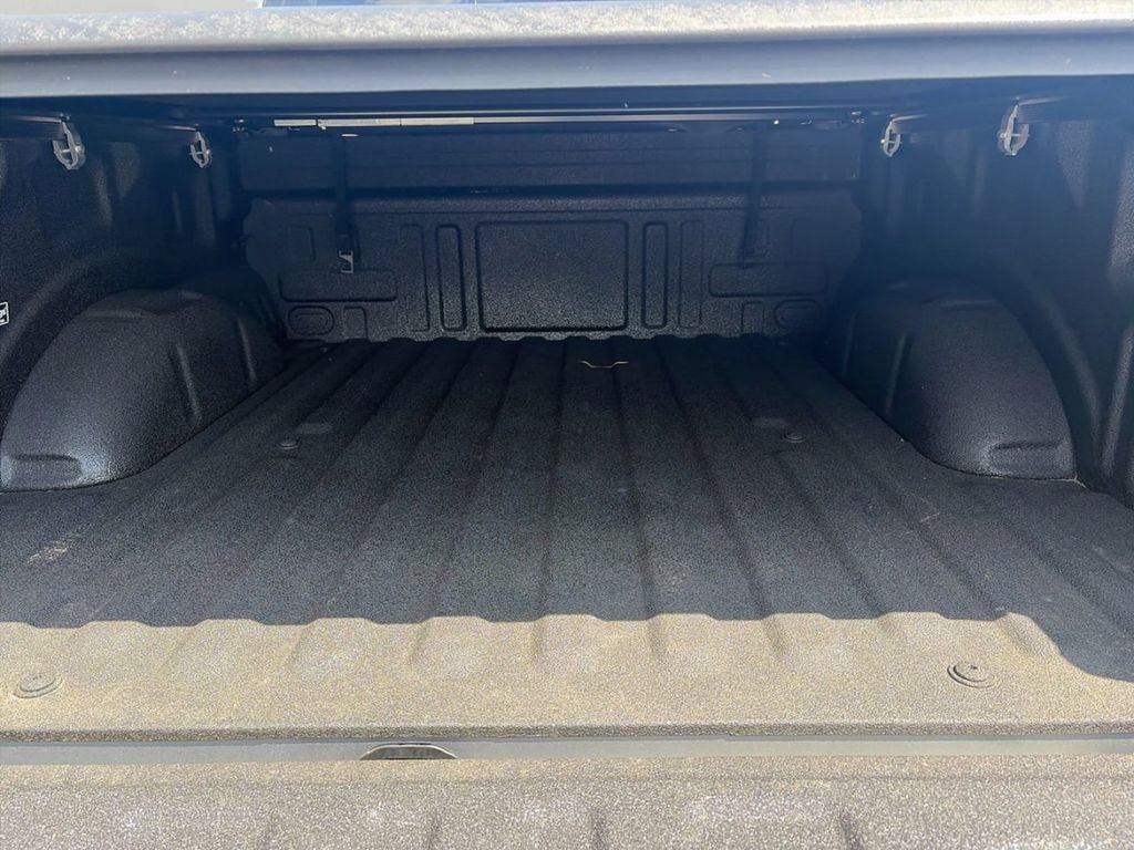 Used 2025 Silver Ford Lariat image 7