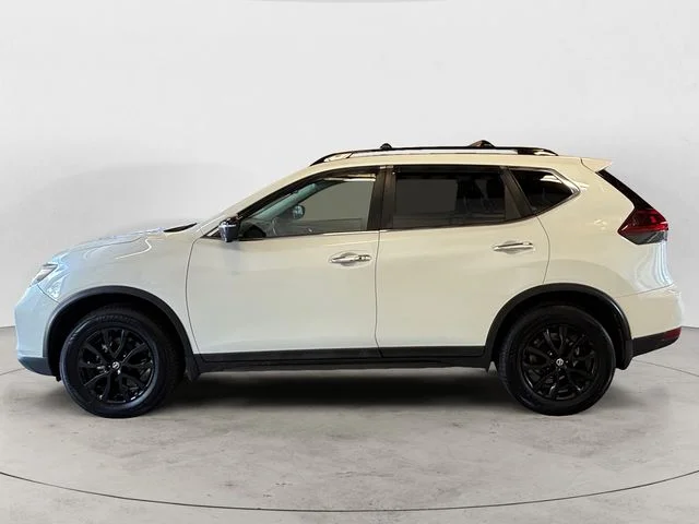 Used 2018 Pearl White Nissan SV image 2