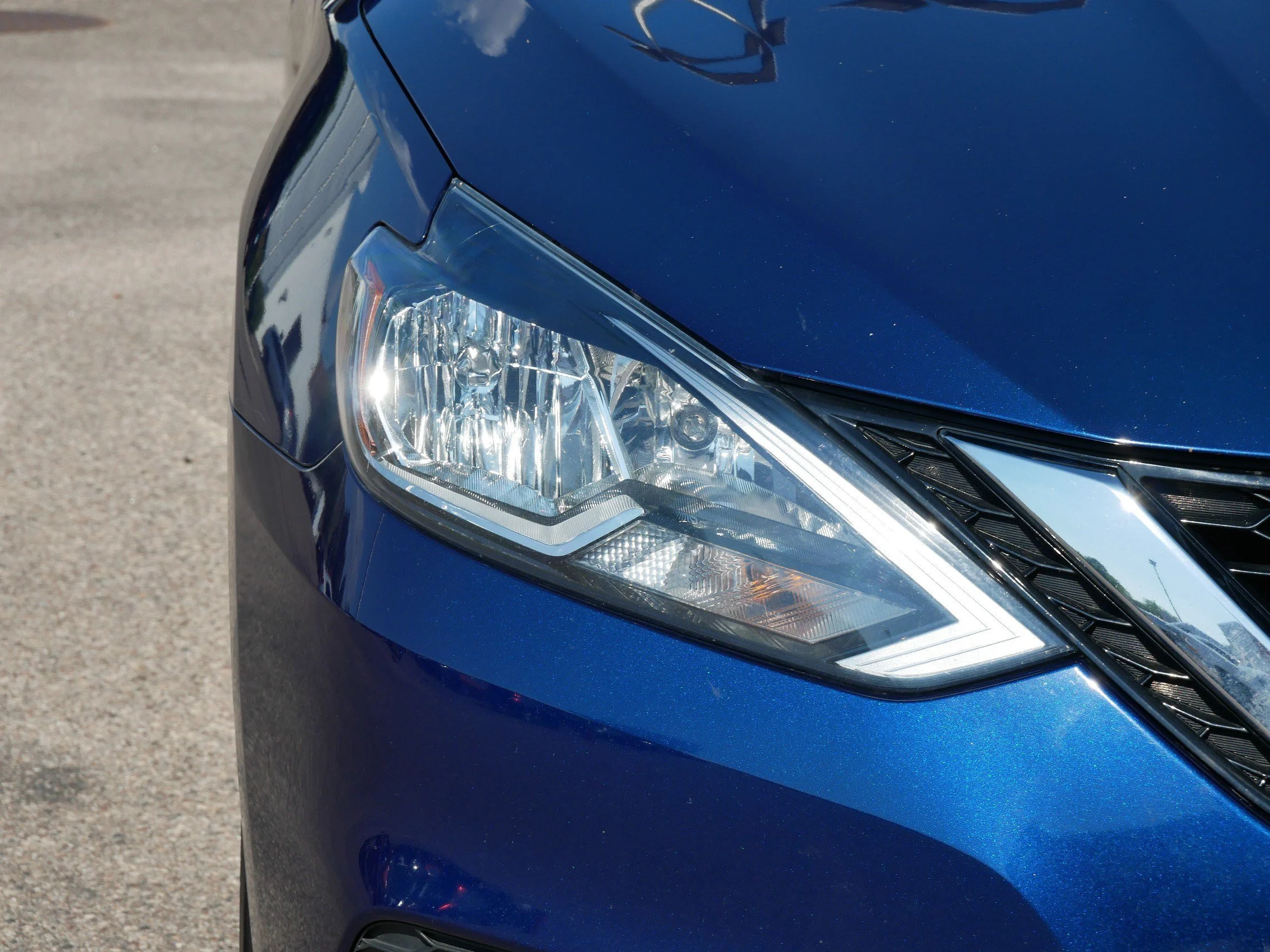 Used 2016 Deep Blue Pearl Nissan SV image 16