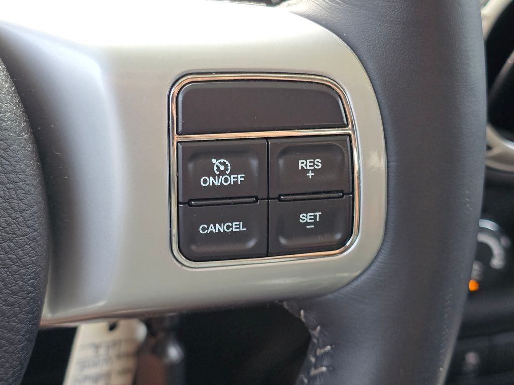 Used 2016 White Jeep Unlimited Rubicon image 17