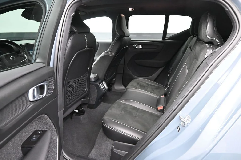 Used 2021 Thunder Gray Metallic Volvo R-Design image 11