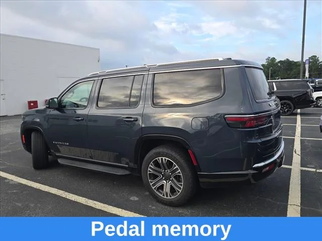 Used 2024  Jeep Series II image 9