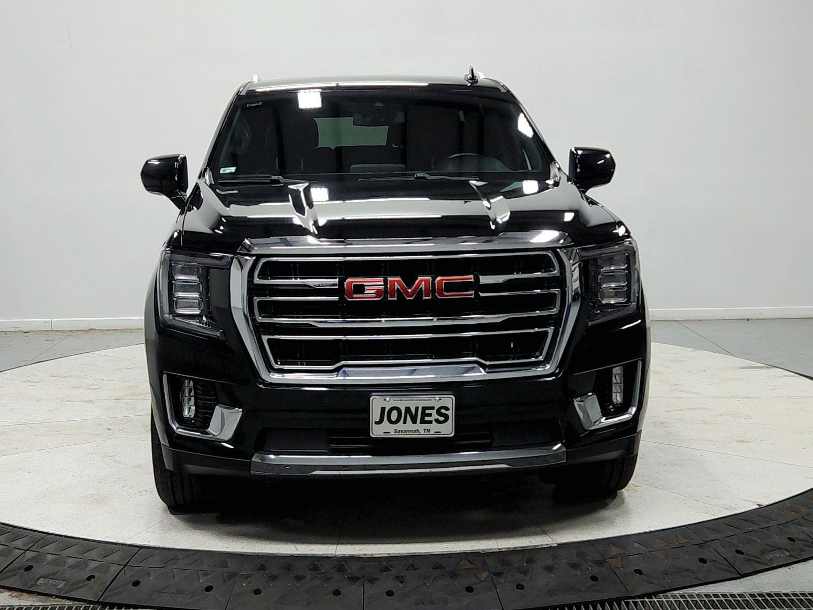 Used 2023 Black GMC SLT image 3