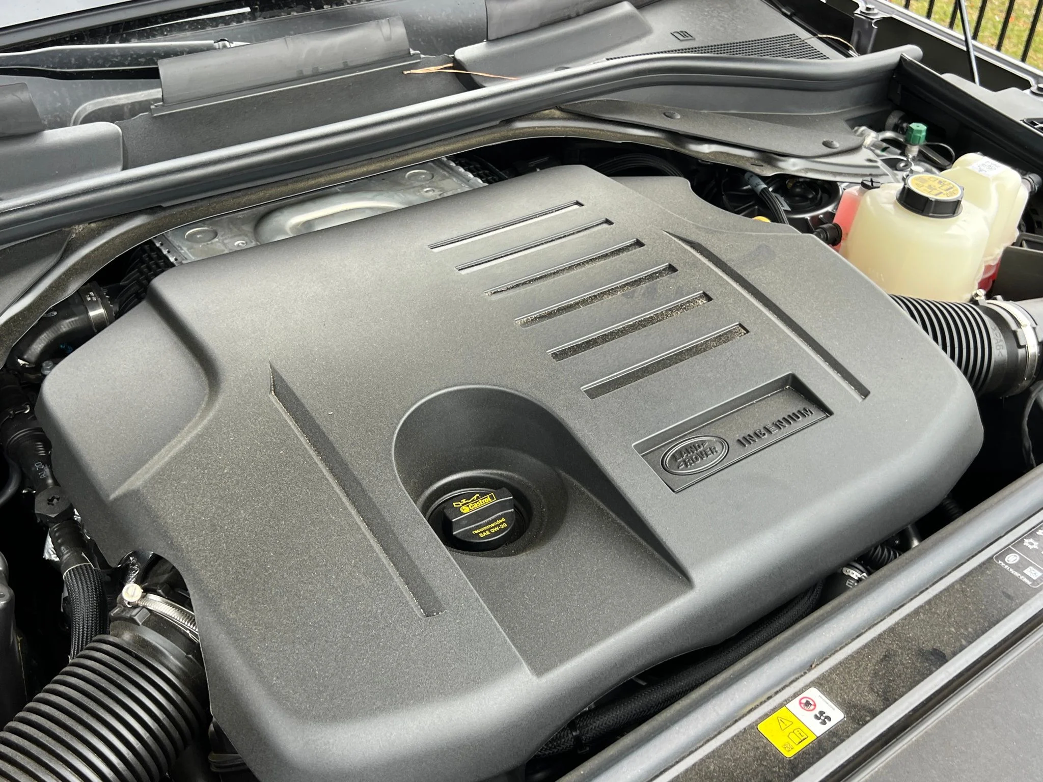 Used 2025 Gray Land Rover SE LWB image 42