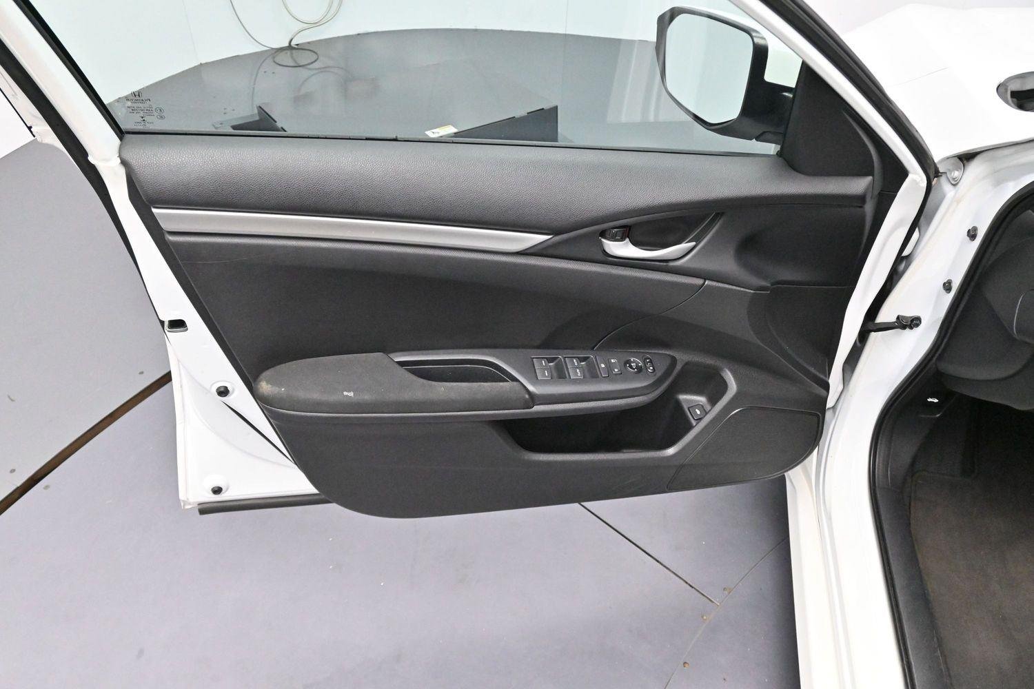 Used 2020 Platinum White Pearl Honda LX image 9