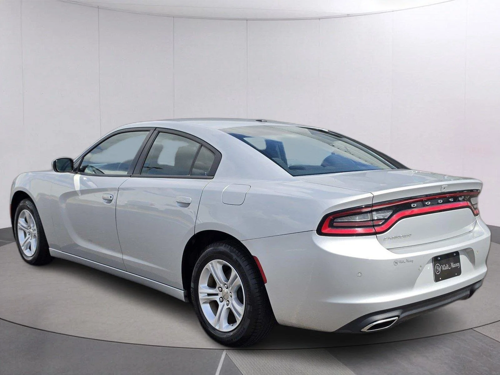 Used 2022 Triple Nickel Clearcoat Dodge SXT image 3