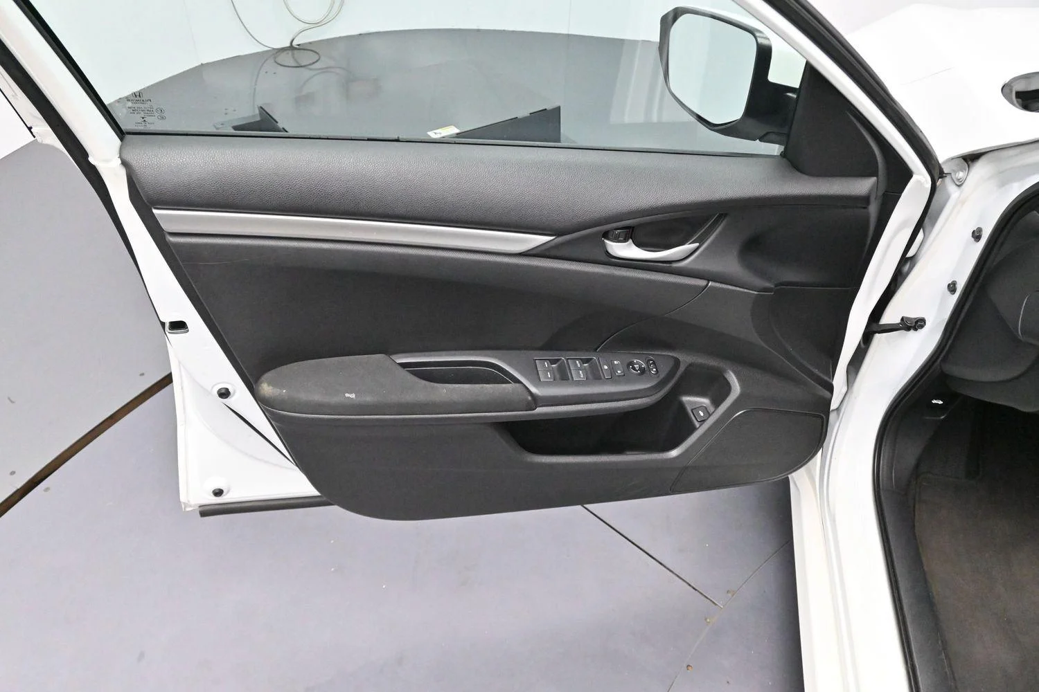 Used 2020 Platinum White Pearl Honda LX image 9