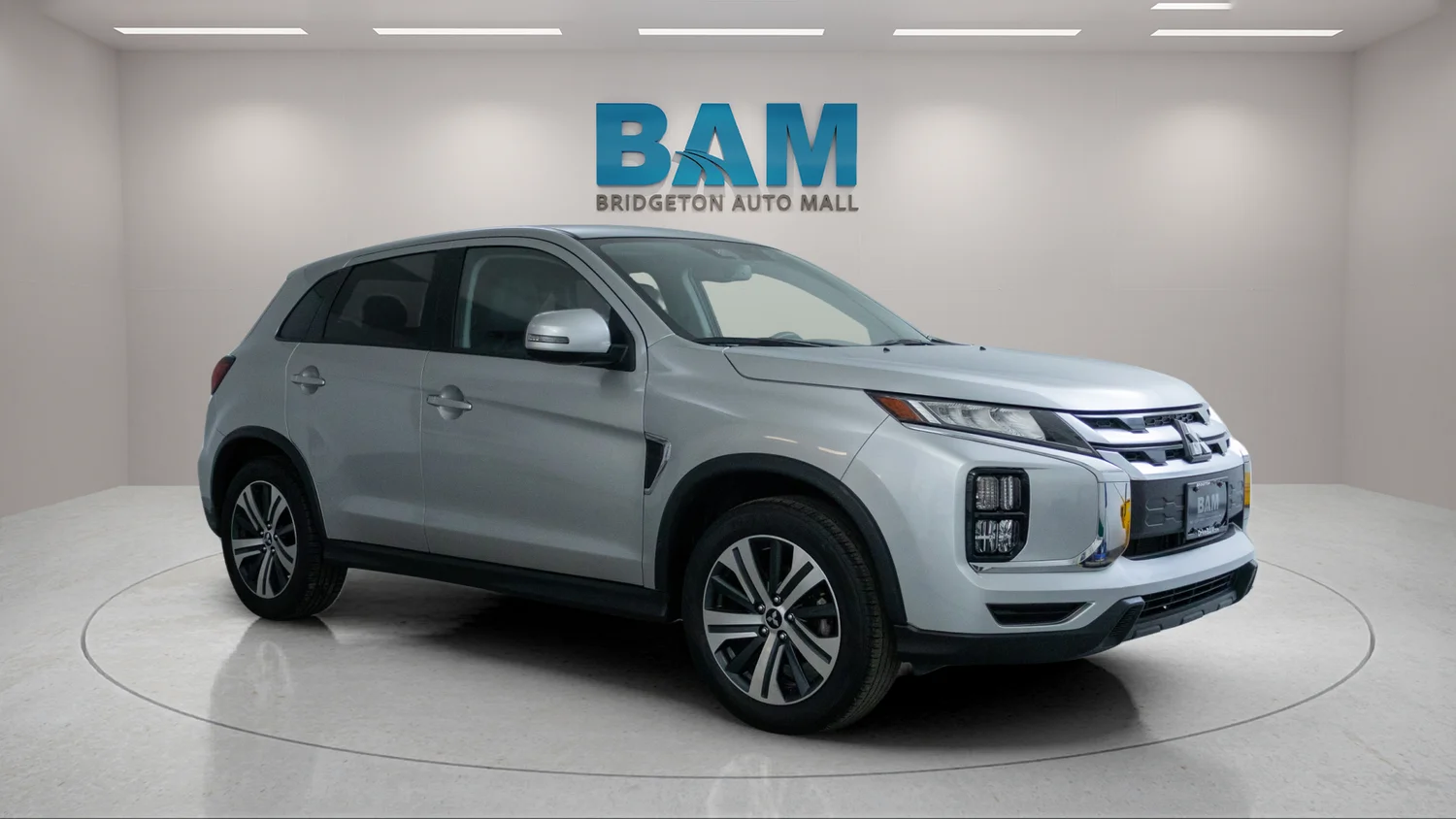 Used 2024 Silver Mitsubishi 2.0 SE image 1
