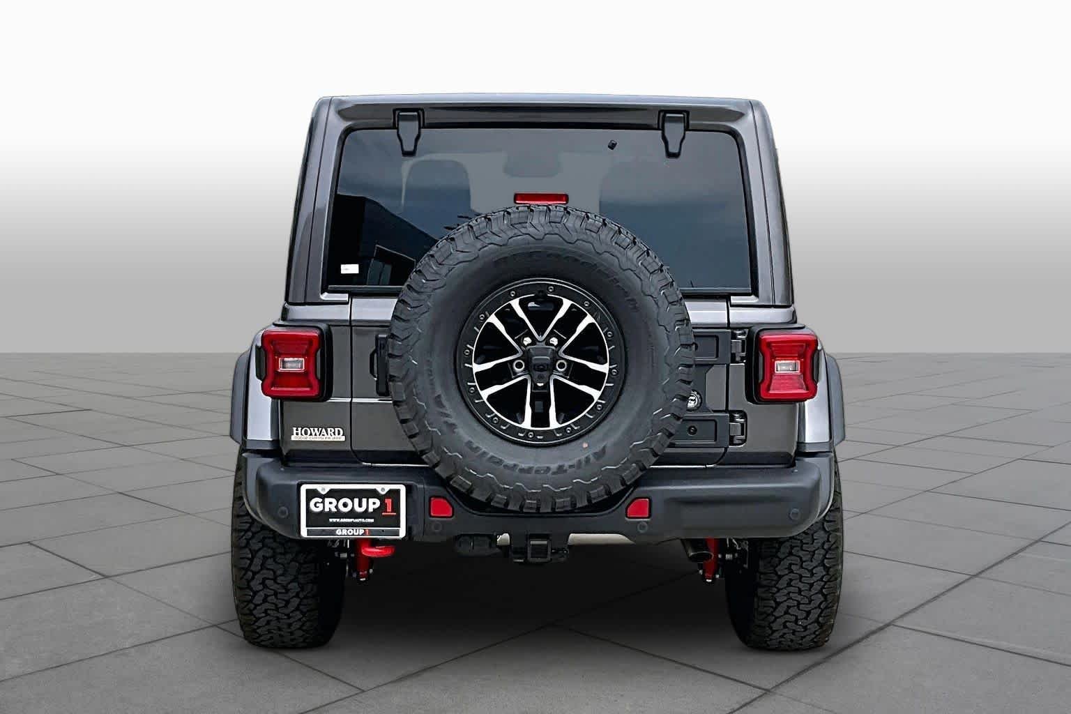 New 2026 Granite Crystal Metallic Clearcoat Jeep Rubicon X image 4