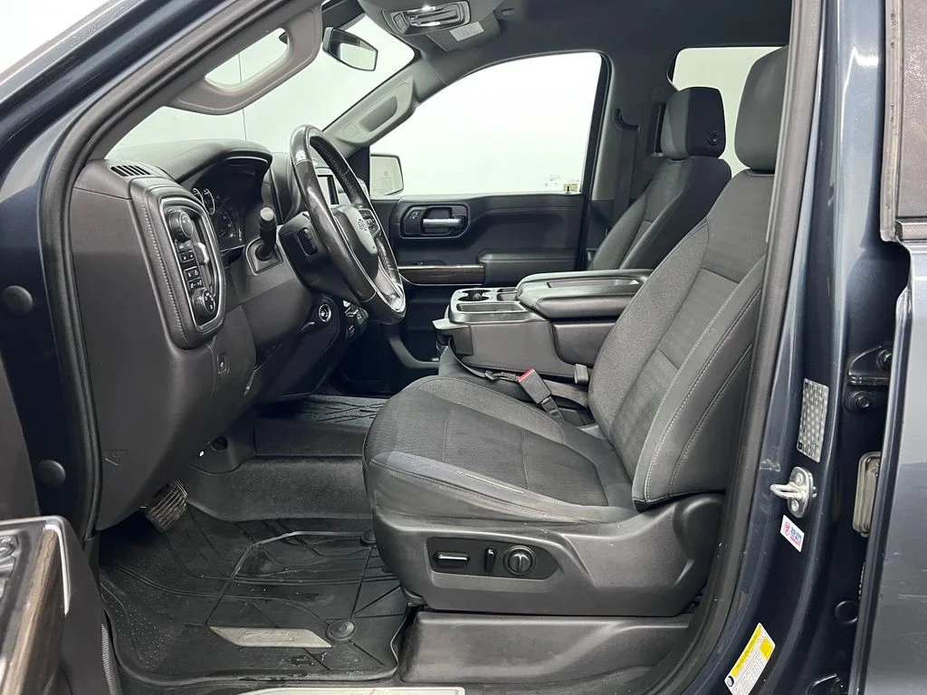Used 2019 Shadow Gray Metallic Chevrolet RST image 4
