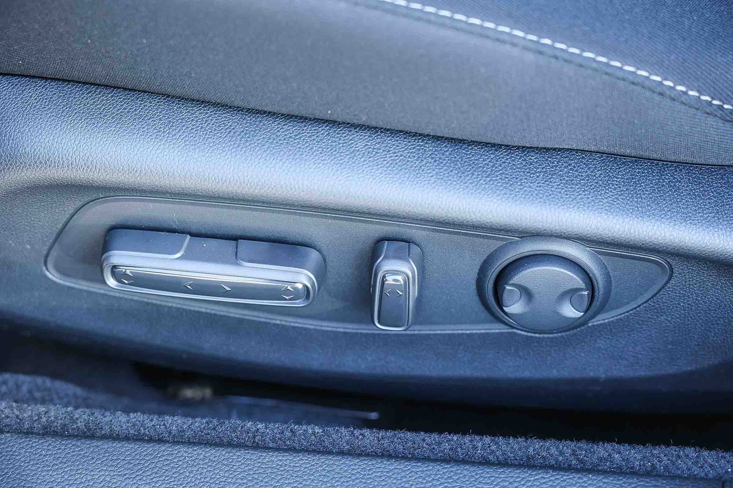 New 2026 Urban Gray Pearl Honda SE CVT image 23