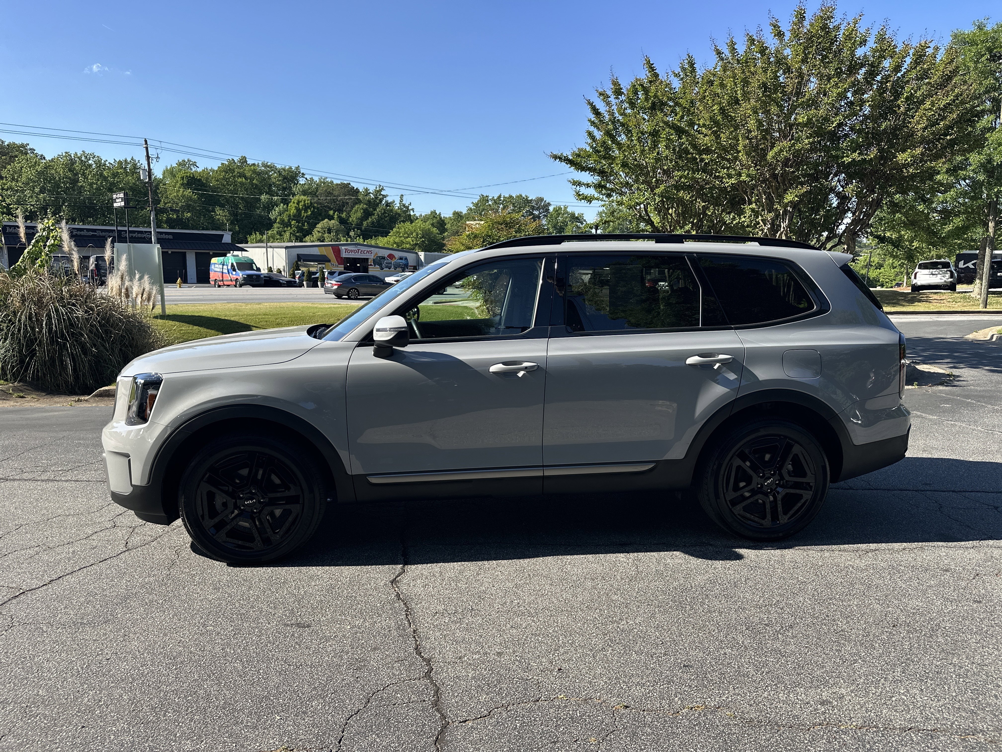 Certified Used 2023 Wolf Gray Kia EX X-Line image 9