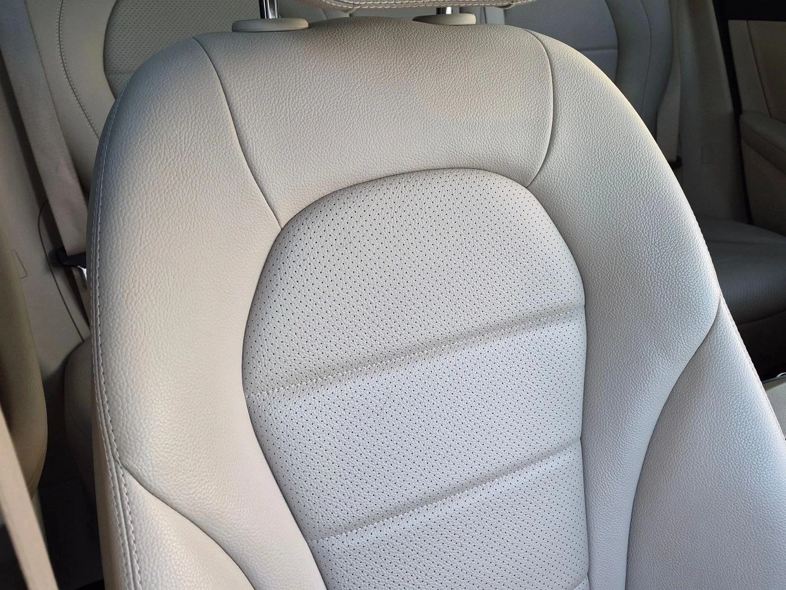 Used 2019 Polar White Mercedes-Benz GLC 300 image 19