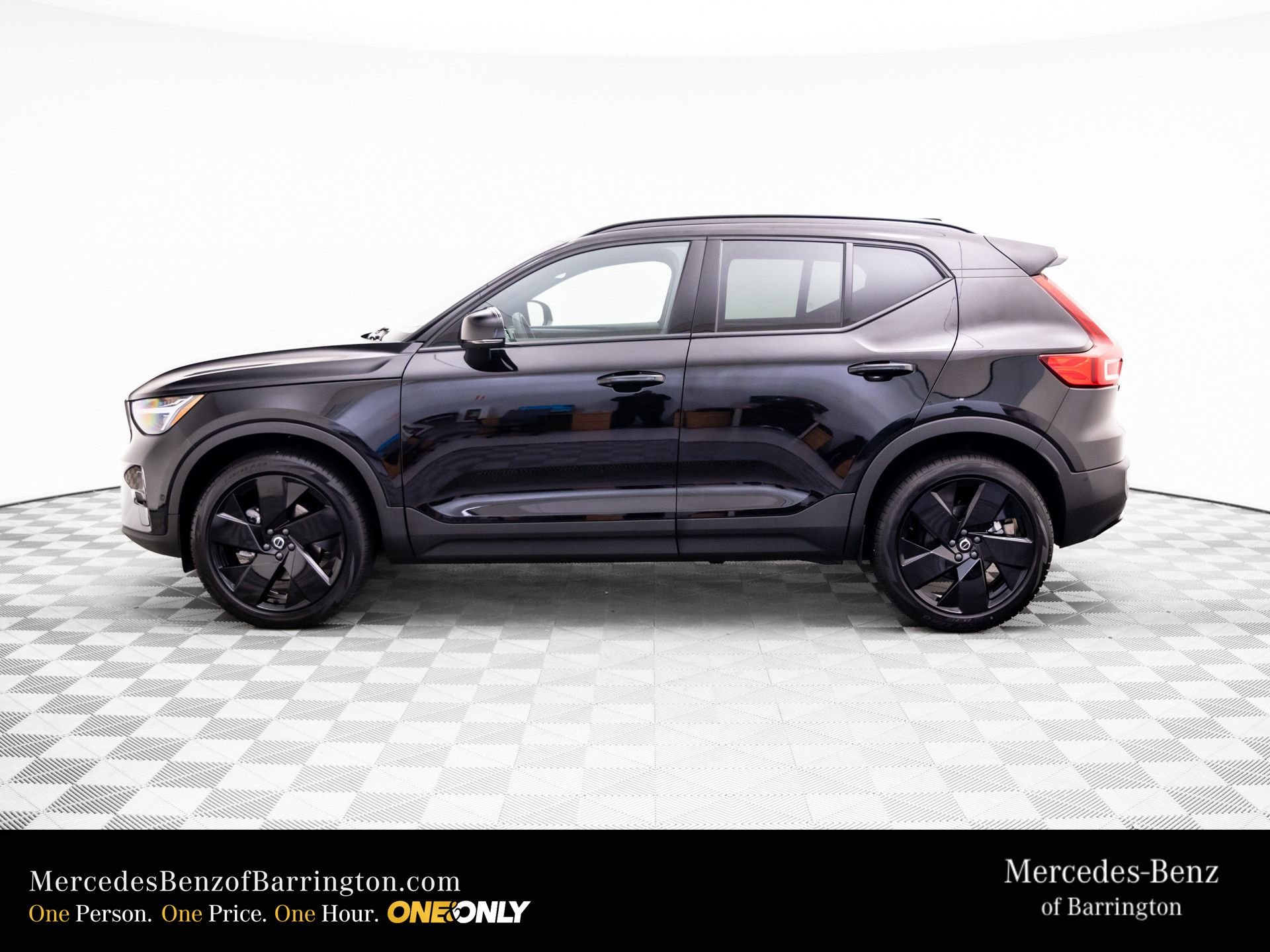 Used 2026 Black Volvo B5 Ultra Black Edition image 2