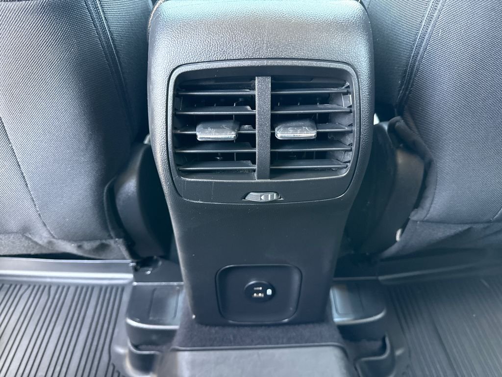 Used 2022 White Ford SE image 17