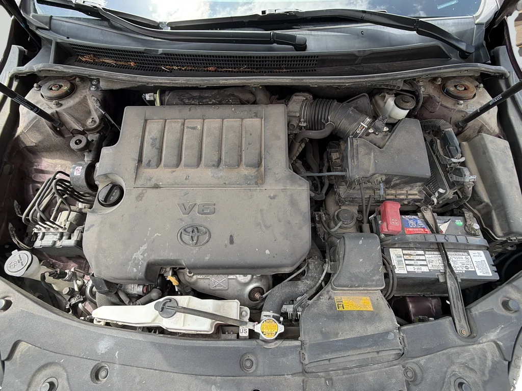 Used 2013 Red Toyota XLE Touring image 8