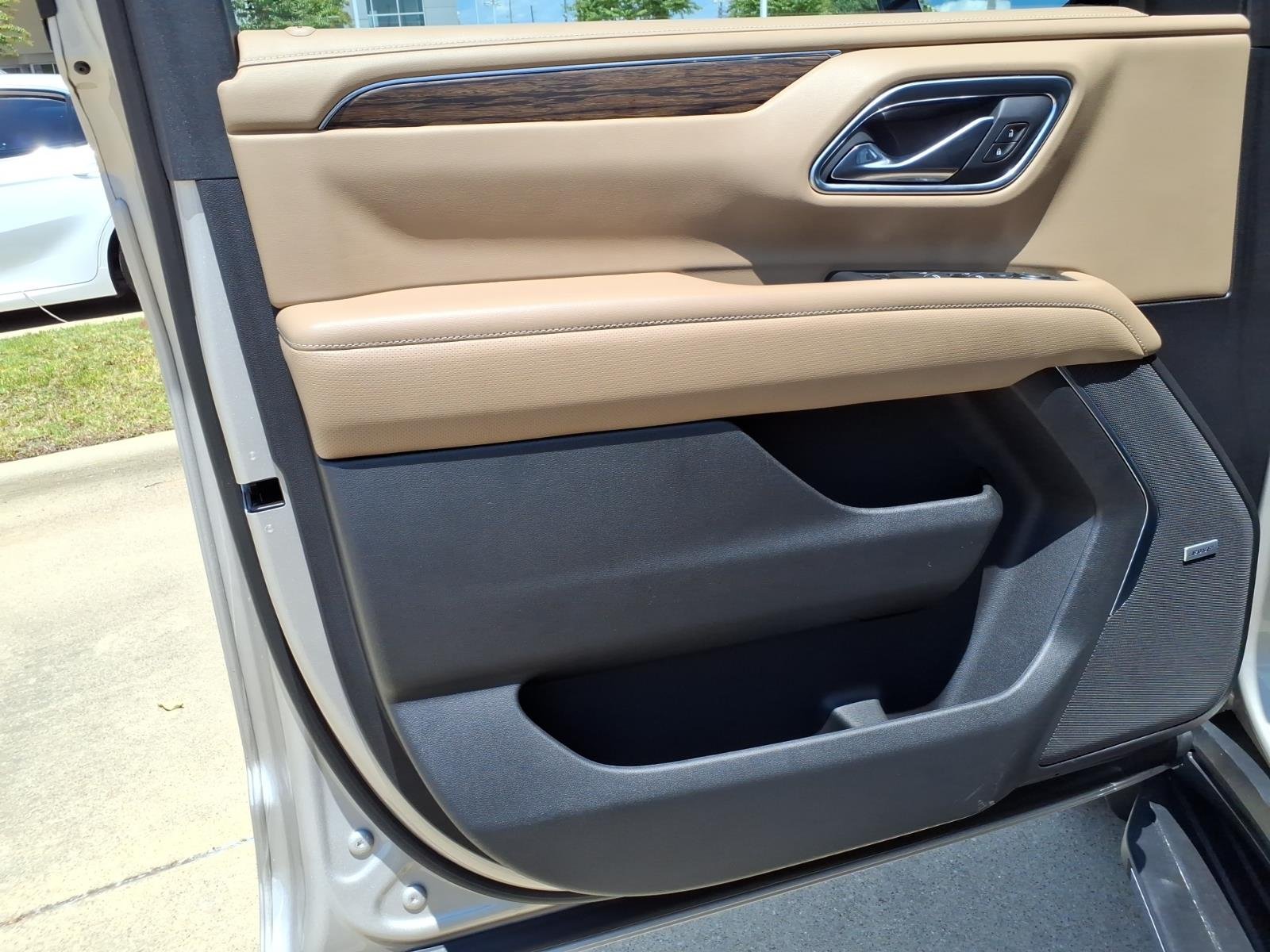 Used 2021 Empire Beige Metallic Chevrolet Premier image 22