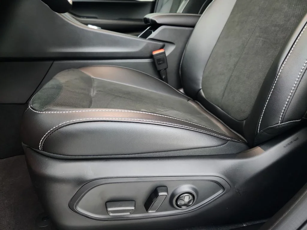 New 2026 Baltic Gray Metallic Clear-Coat Exterior Paint Jeep Altitude image 20