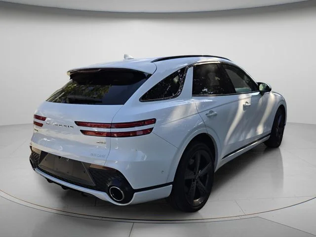 Used 2024 White Genesis 2.5T image 6
