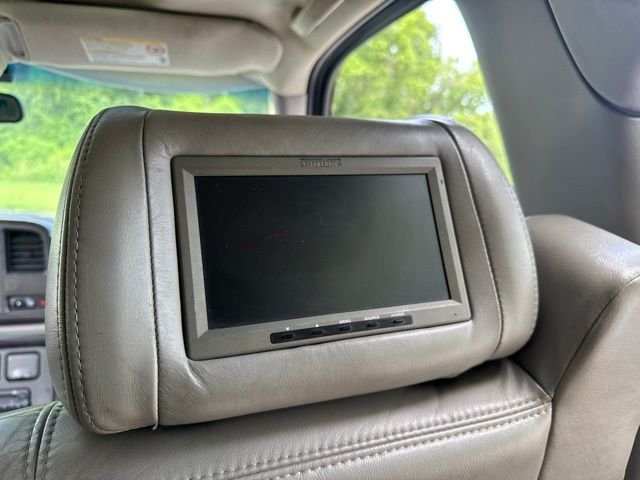 Used 2002 Black GMC Denali image 14