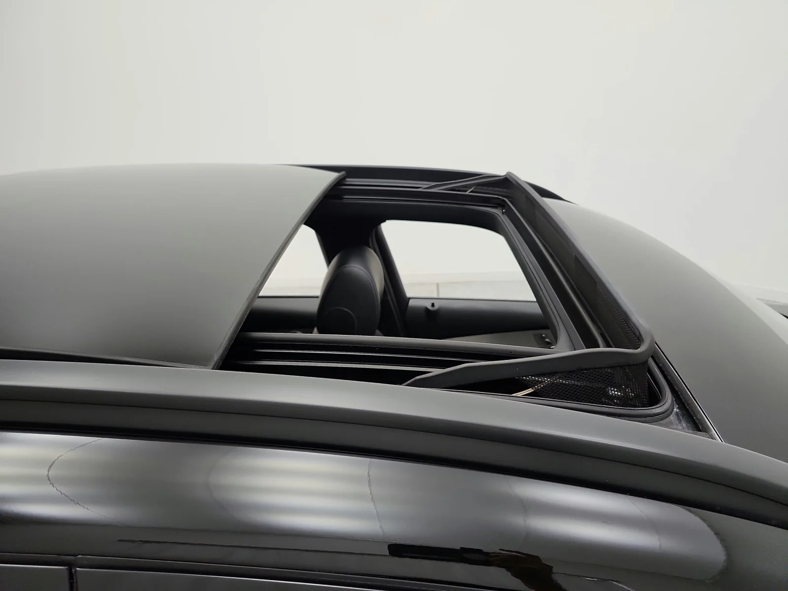 Used 2019 Black Mercedes-Benz GLC 300 SUV image 17