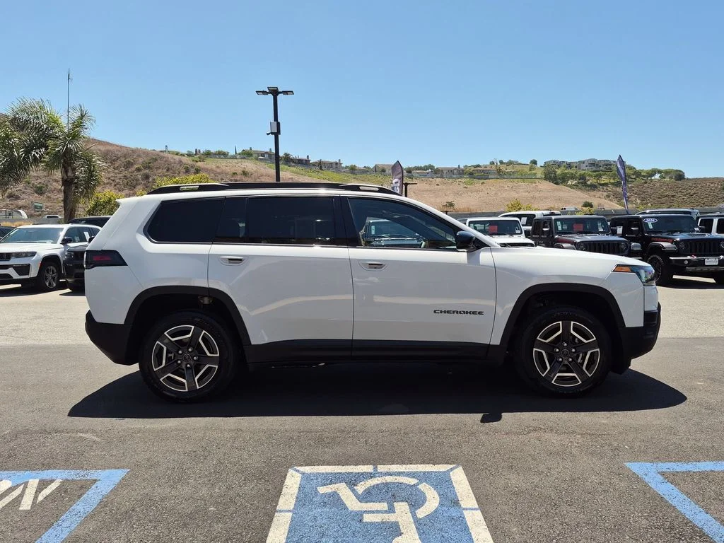 Used 2026 White Jeep Limited image 4