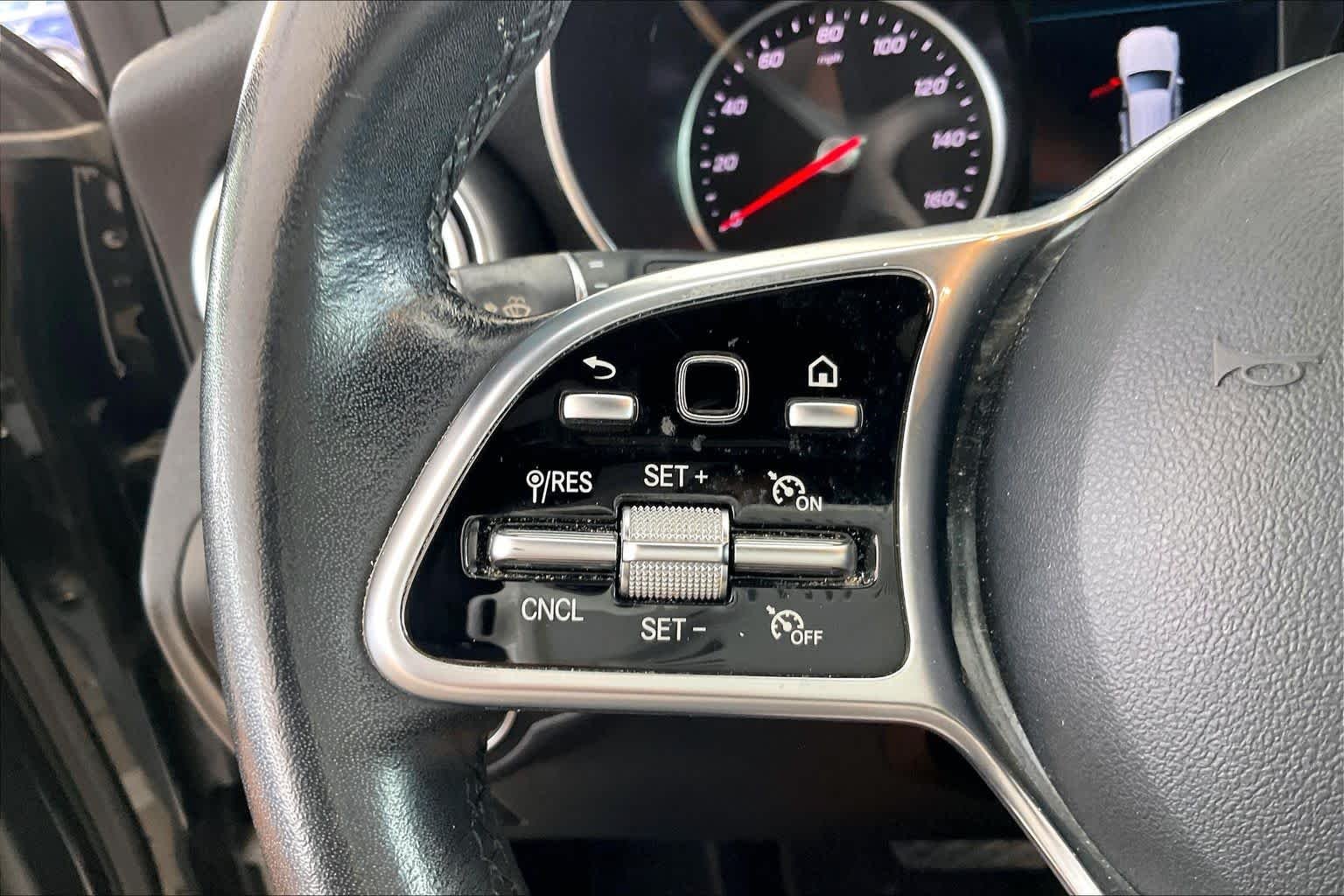 Used 2020 Black Mercedes-Benz GLC 300 image 23