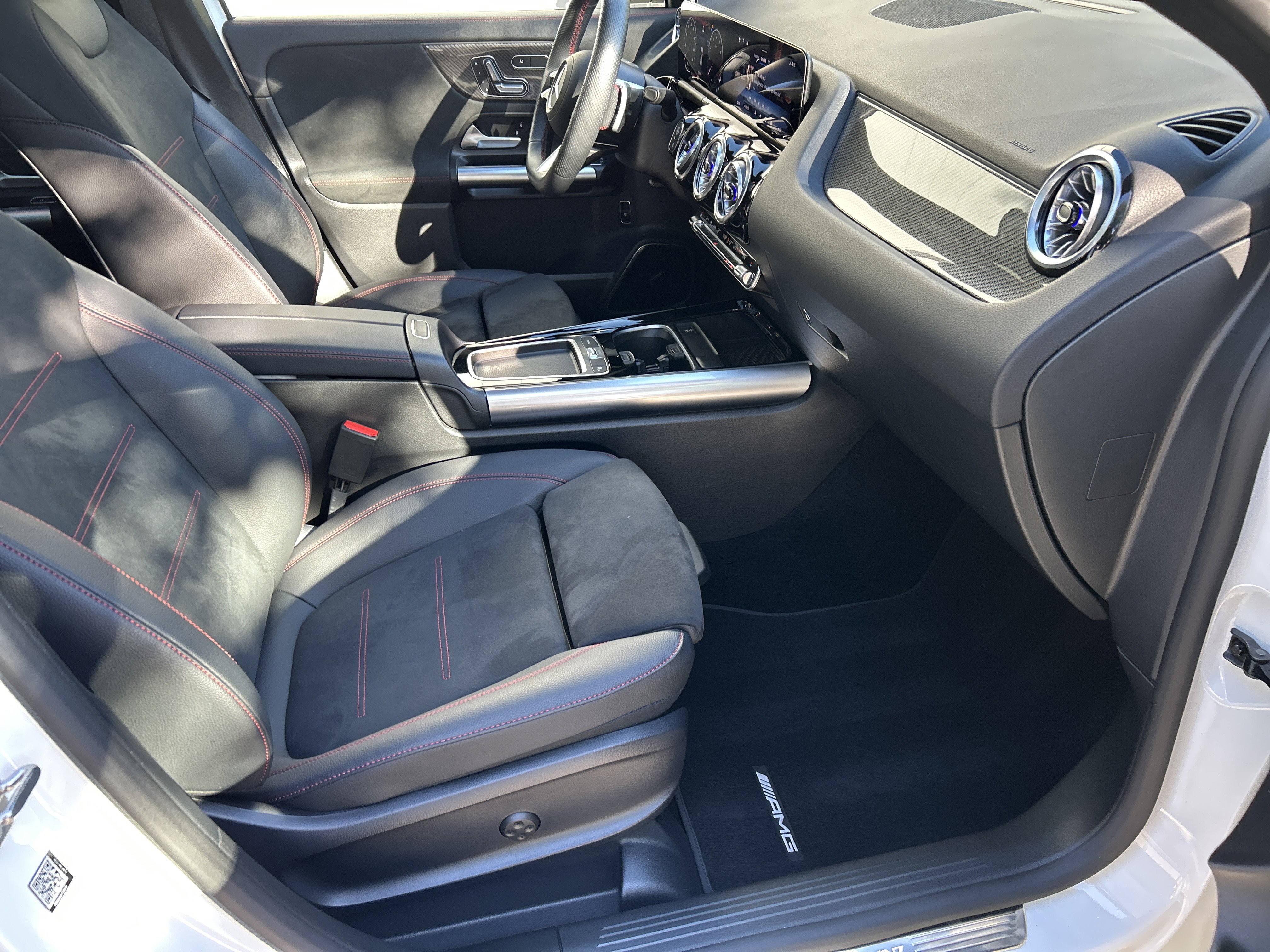Certified Used 2025 Polar White Mercedes-Benz GLA 250 SUV image 52