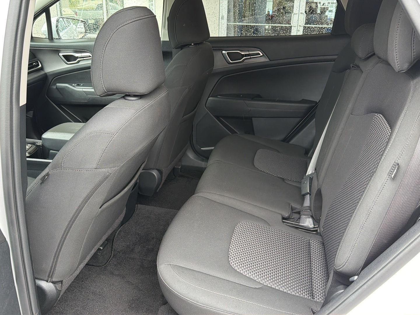 Used 2025 Glacial White Pearl Kia LX image 11